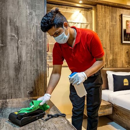Clubhouse Hotel Raajpath Вадодара Экстерьер фото
