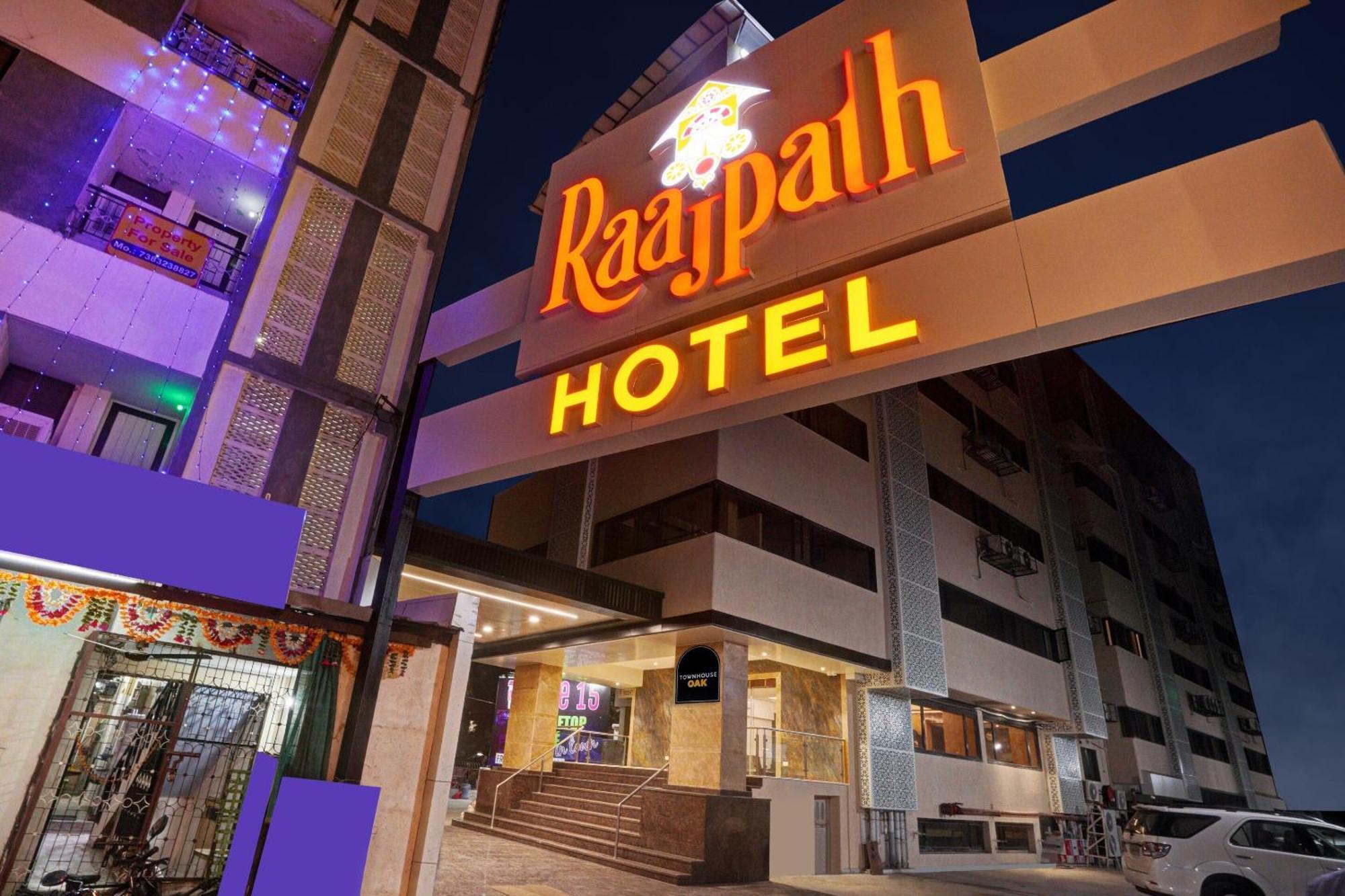 Clubhouse Hotel Raajpath Вадодара Экстерьер фото